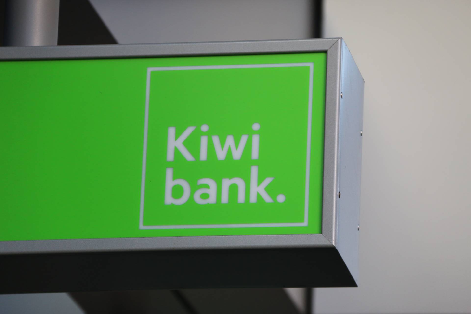 Kiwibank to pay customers 5.2m after disclosure failure