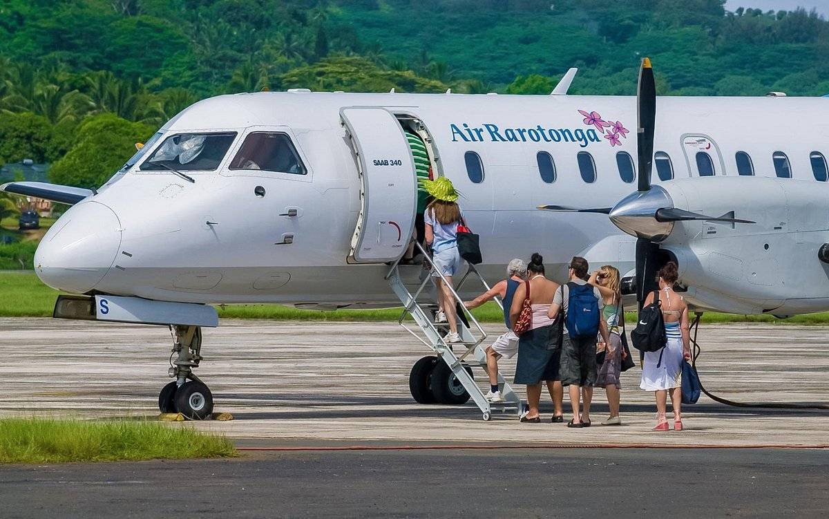 Cook Islands aviation pioneer promoted to knight