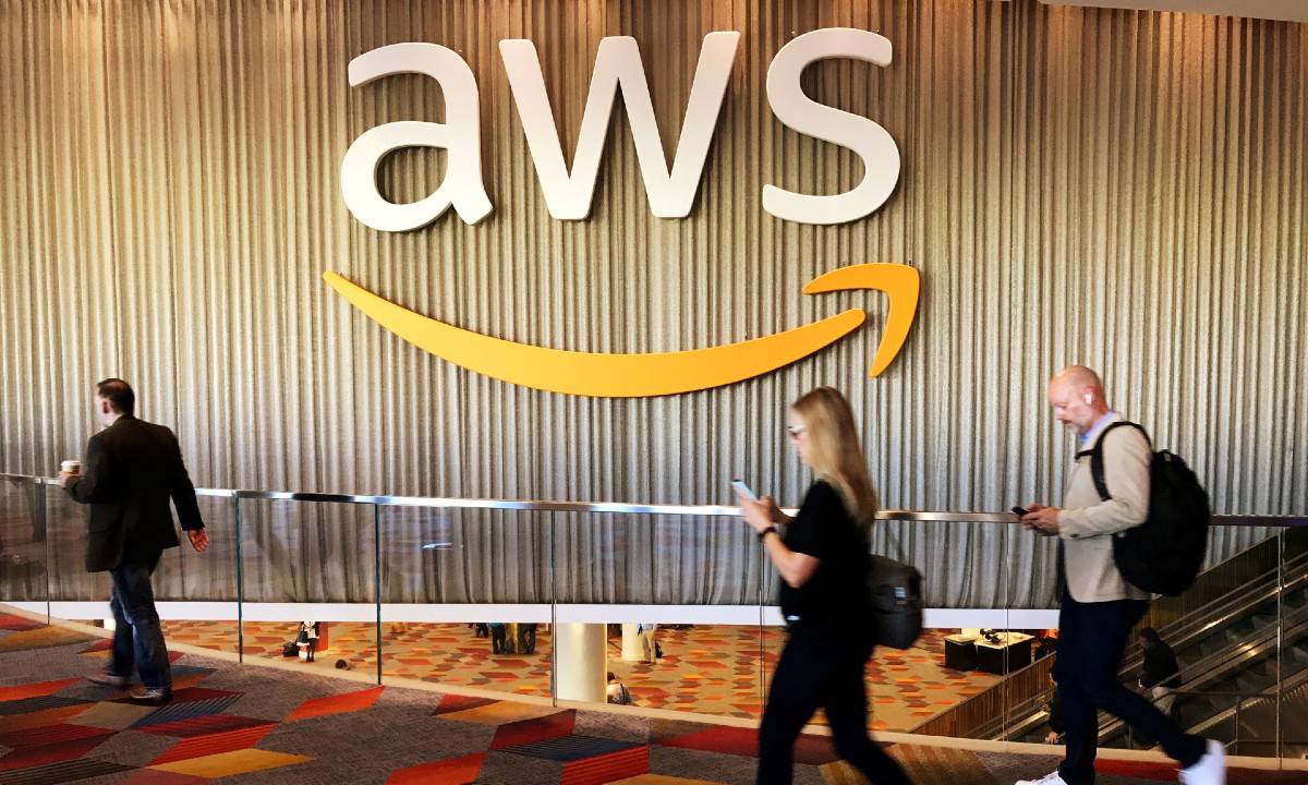US, Ukraine tweak peace plan; Amazon’s US$50b AI expansion drive
