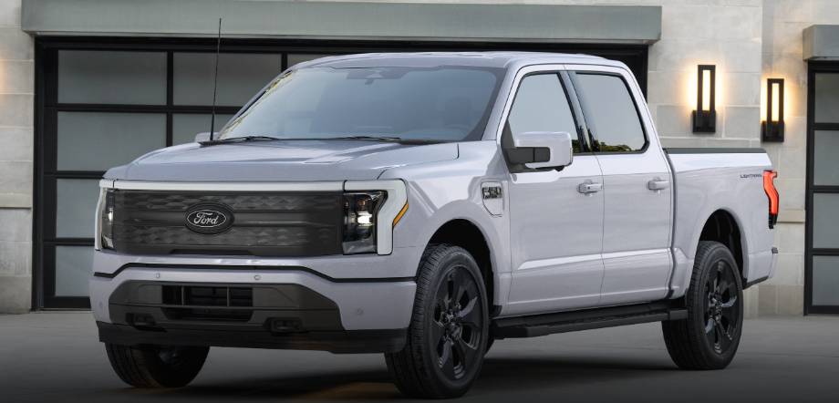 Bondi Beach gunman wakes from coma; US oil prices fall below $55