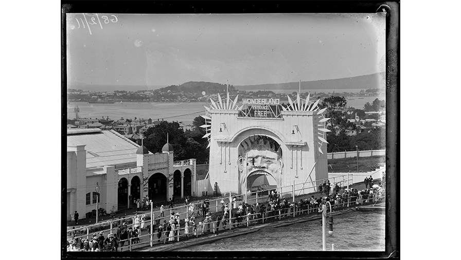 Entrance to Wonderland at the 1913-14 Exhibition.