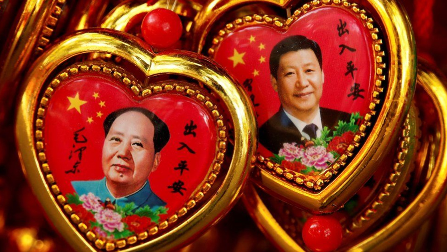 Chinese souvenirs show Xi Jinping as Mao Zedong’s successor.