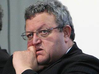 One lift, six officials, Gerry Brownlee, 30 minutes